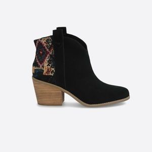 Tom’s Contance Suede Bootie Black 6.5
